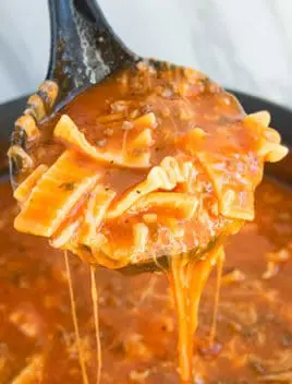 One Pot Lasagna Soup Recipe (Quick 30 Minute Meal)
