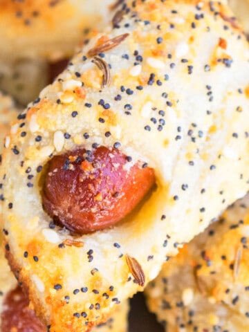 Best easy homemade pigs in a blanket with bagel seasoning- Closeup shot.