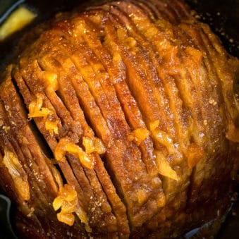 Easy Slow Cooker Ham Recipe with Pineapples and Brown Sugar
