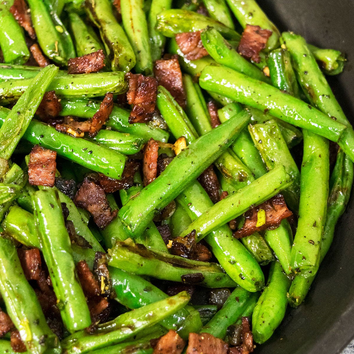 Easy One Pot Green Beans with Bacon