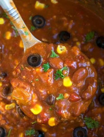 Easy Chili Recipe (One Pot Meal)
