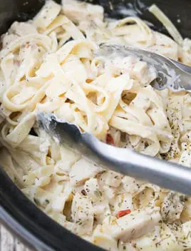 Quick and Easy Crockpot Chicken Alfredo Recipe