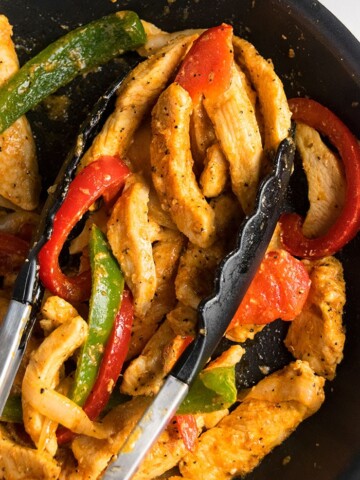 Easy Chicken Fajitas Recipe (One Pot Meal)