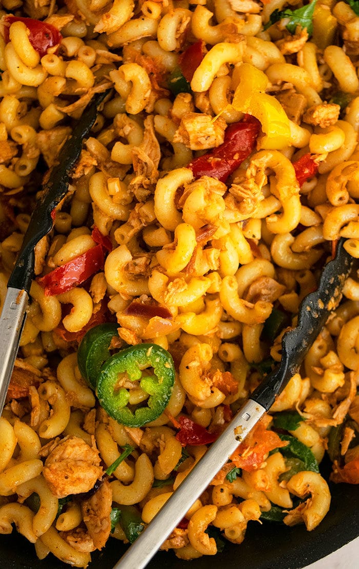 Easy Chicken Fajita Pasta (One Pot Meal)