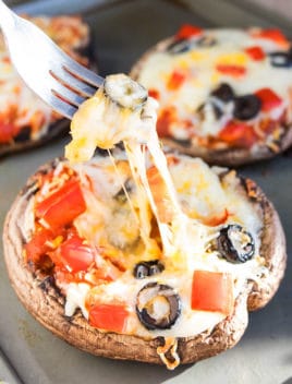 Easy Portobello Mushroom Pizza Recipe (One Pan)