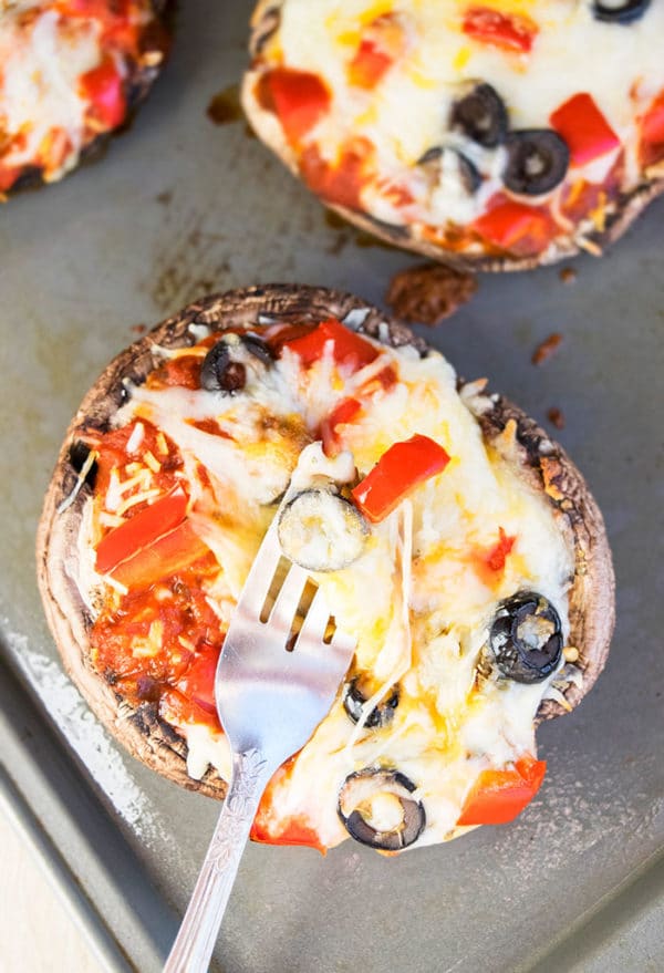 Portobello Mushroom Pizza (One Pan) One Pot Recipes