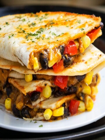 Easy Vegetarian Quesadilla Recipe (One Pan Meal)