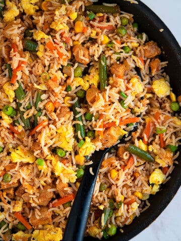 Easy Chicken Fried Rice Recipe (One Pot Meal)