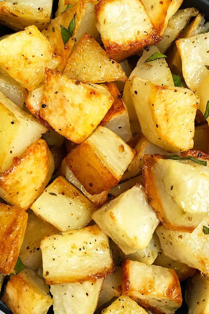 Crispy Garlic Roasted Potatoes