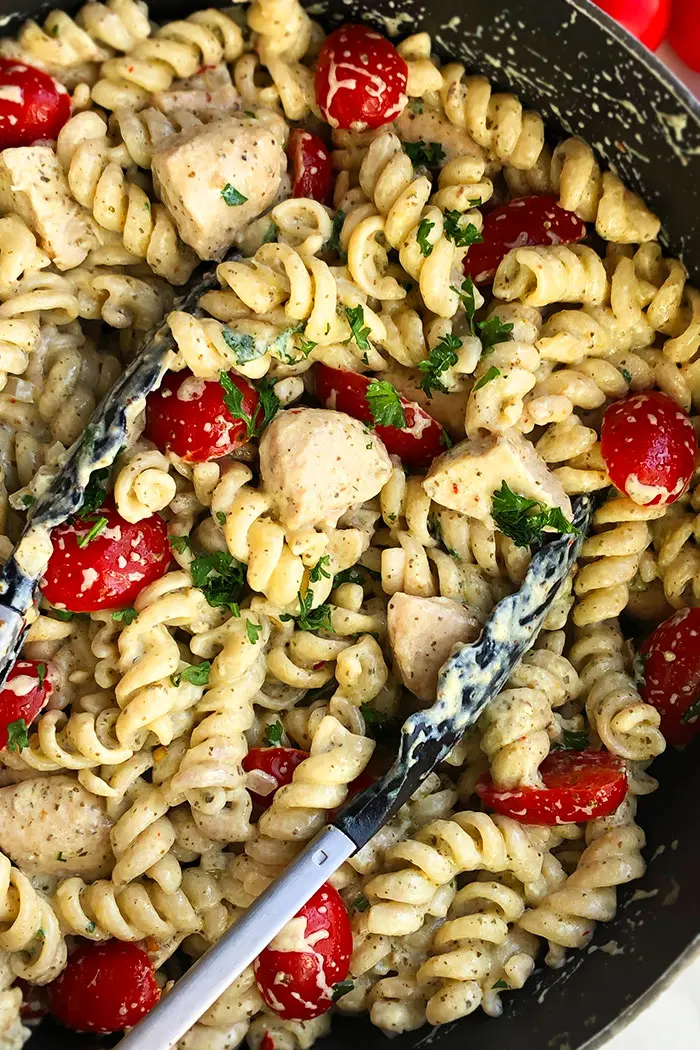 Easy Chicken Pesto Pasta Recipe