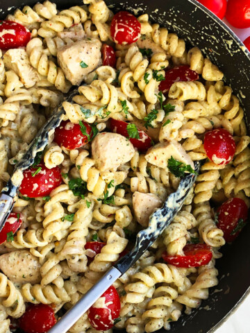 Easy Creamy Chicken Pesto Pasta Recipe