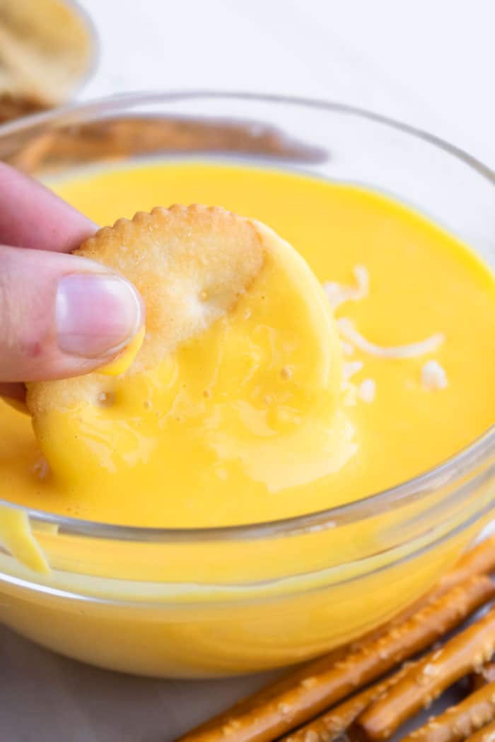 how to make a cheese sauce using velveeta