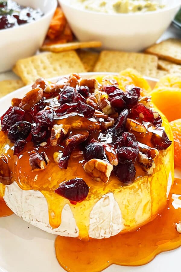 baked-brie-with-jam-one-pan-one-pot-recipes